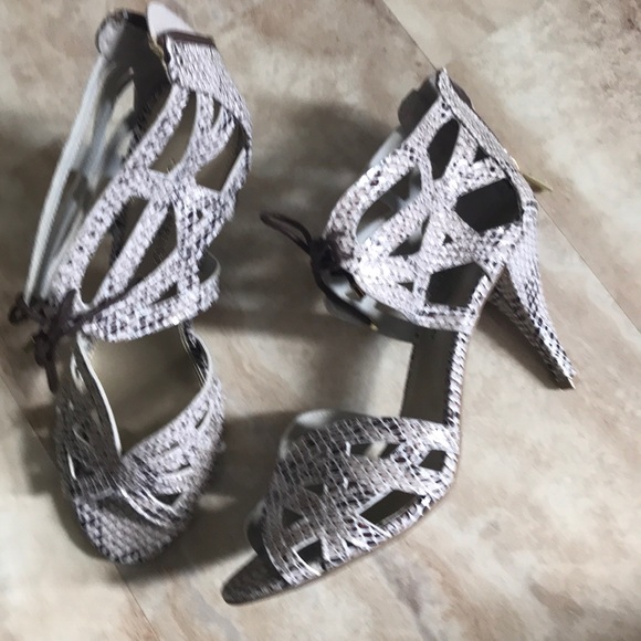 Christian Siriano Snake skin look sandals - Picture 1 of 9